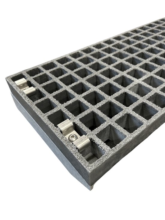 montaż stopni z krat