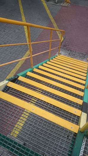 Nakładka na krawędź schodów 700x55x30mm